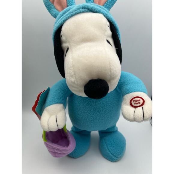 2012 Hallmark Peanuts Easter Beagle Snoopy Interactive Plush EWM3043 New - Picture 1 of 9